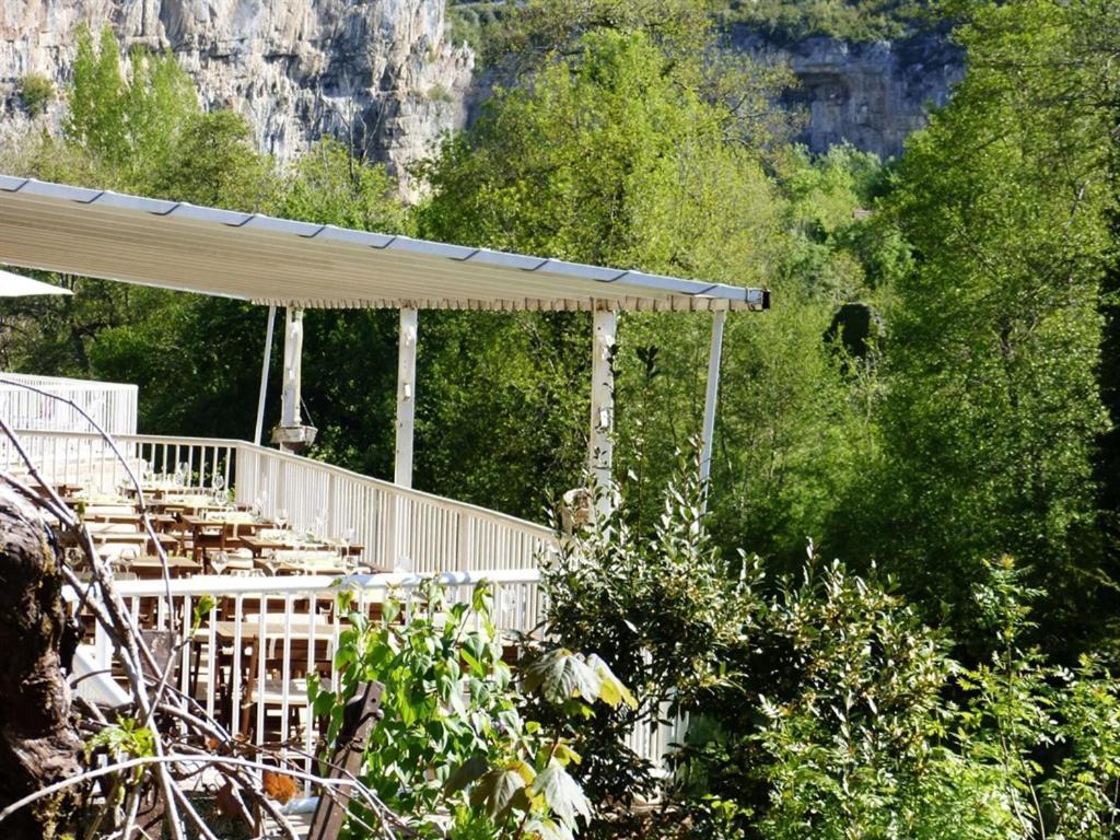 Hotel Restaurant Des Grottes Du Pech Merle Cabrerets Bagian luar foto