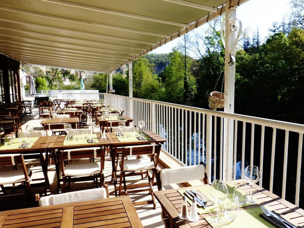 Hotel Restaurant Des Grottes Du Pech Merle Cabrerets Bagian luar foto